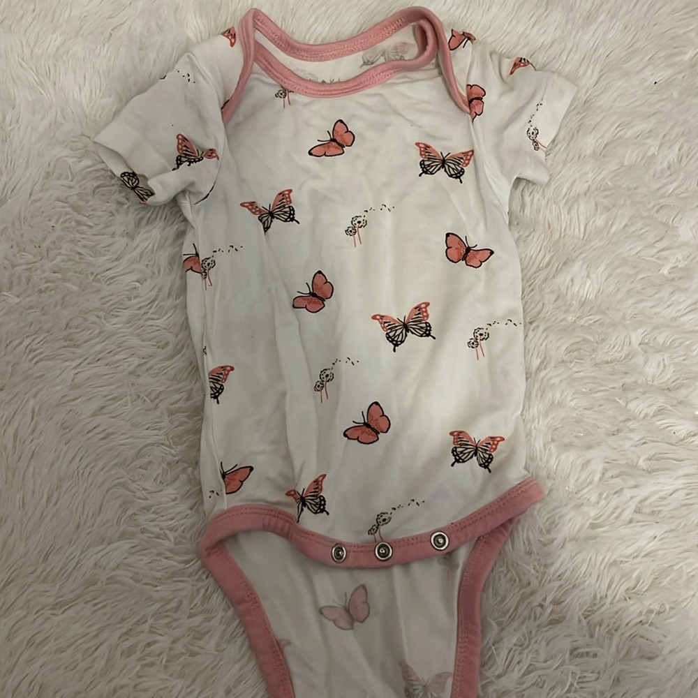 Kyte baby newborn bodysuit